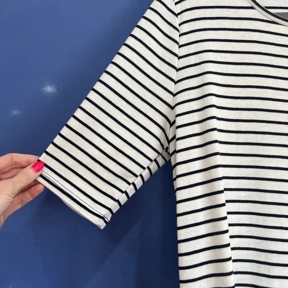 LOFT Women's Striped Black and White Top - Picture 2 of 3